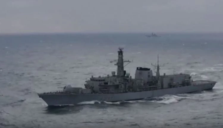 Τους κάνει πλάκα ο Β. Πούτιν – Τα… πέρα – δώθε Ρωσικών πολεμικών πλοίων στην Μάγχη – (Βίντεο)